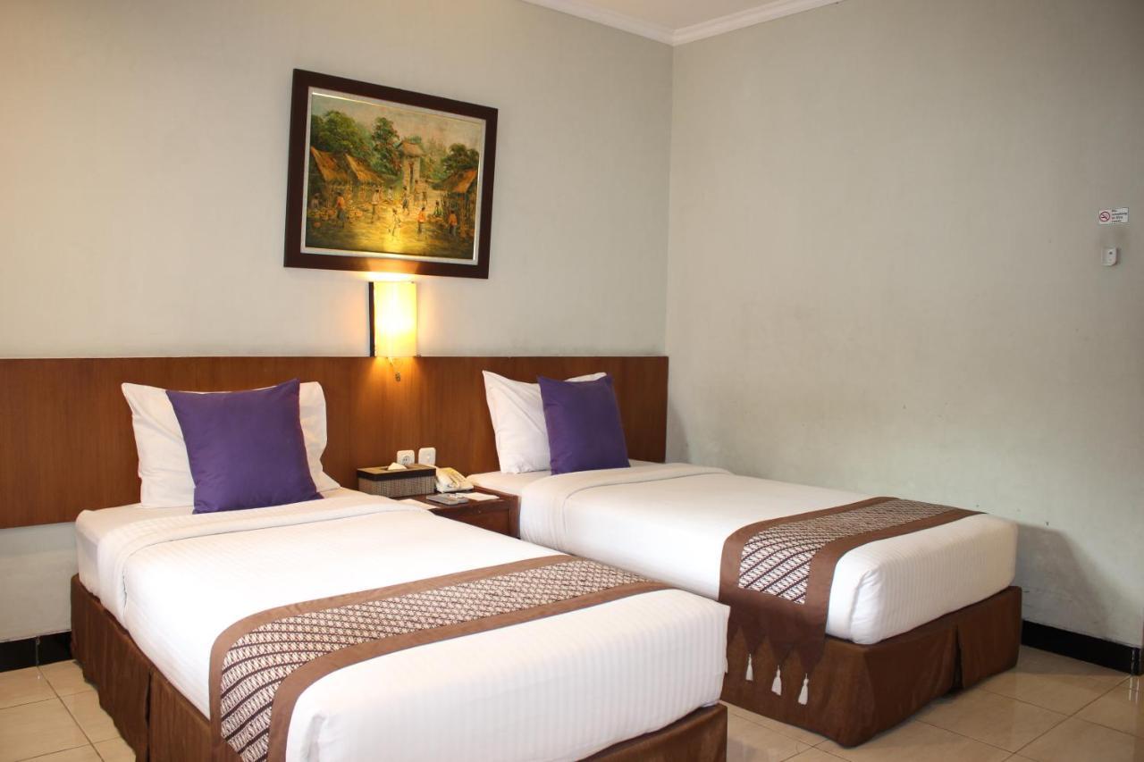 Cakra Kembang Hotel Kejayan Exterior foto
